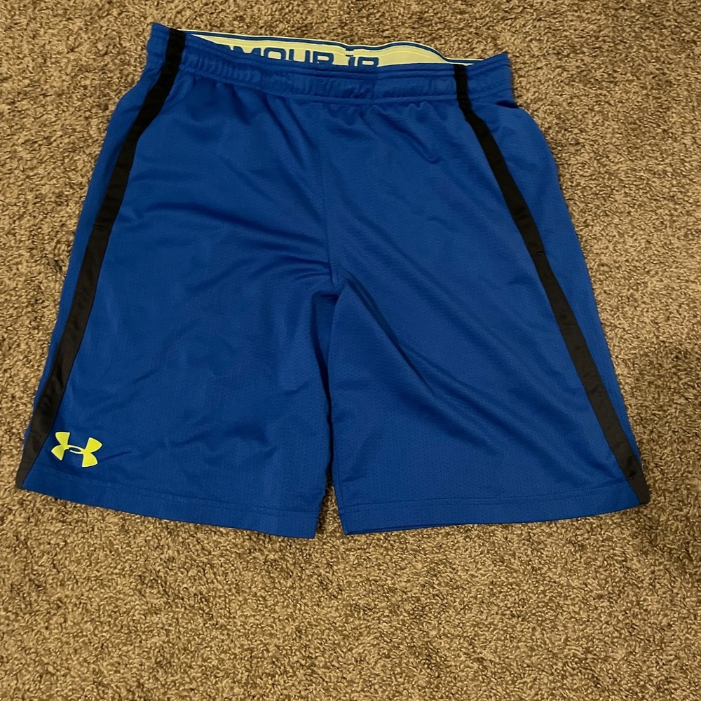 UnderArmor L Basketball Shorts